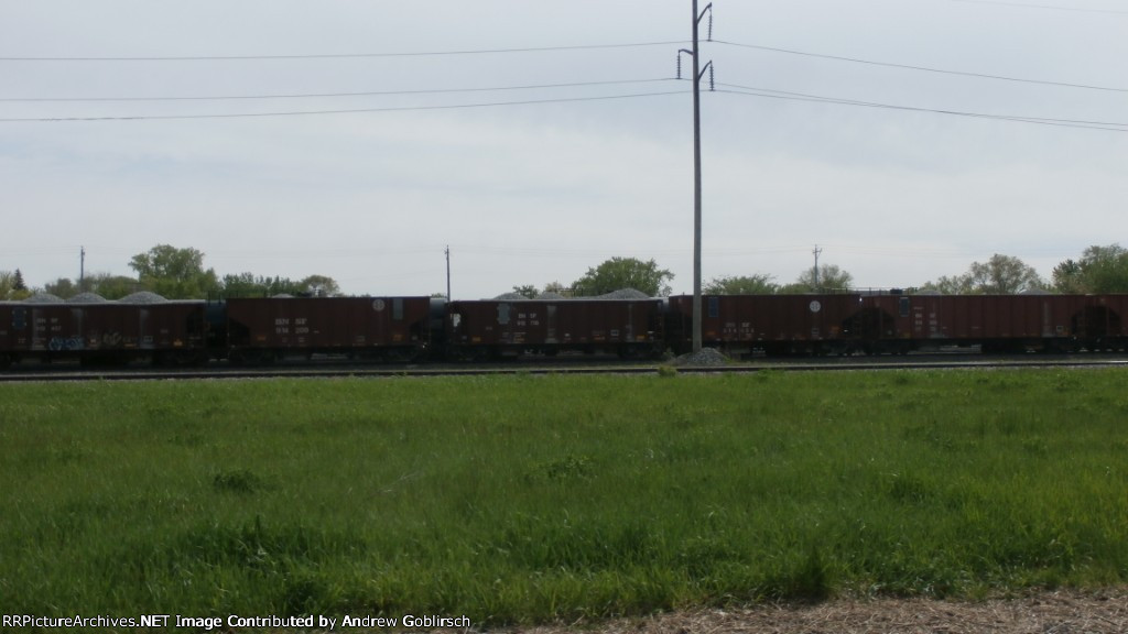 BNSF 912457, 914208, 912718, 914056 + 914305